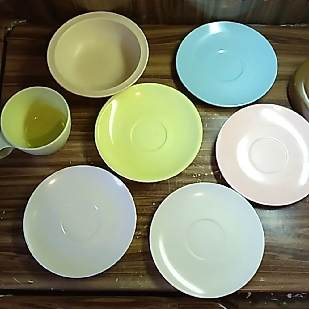 Vintage 1970s Melmac Roymac Adcraft Spauldingware Imperial Ware 7 pieces pastel